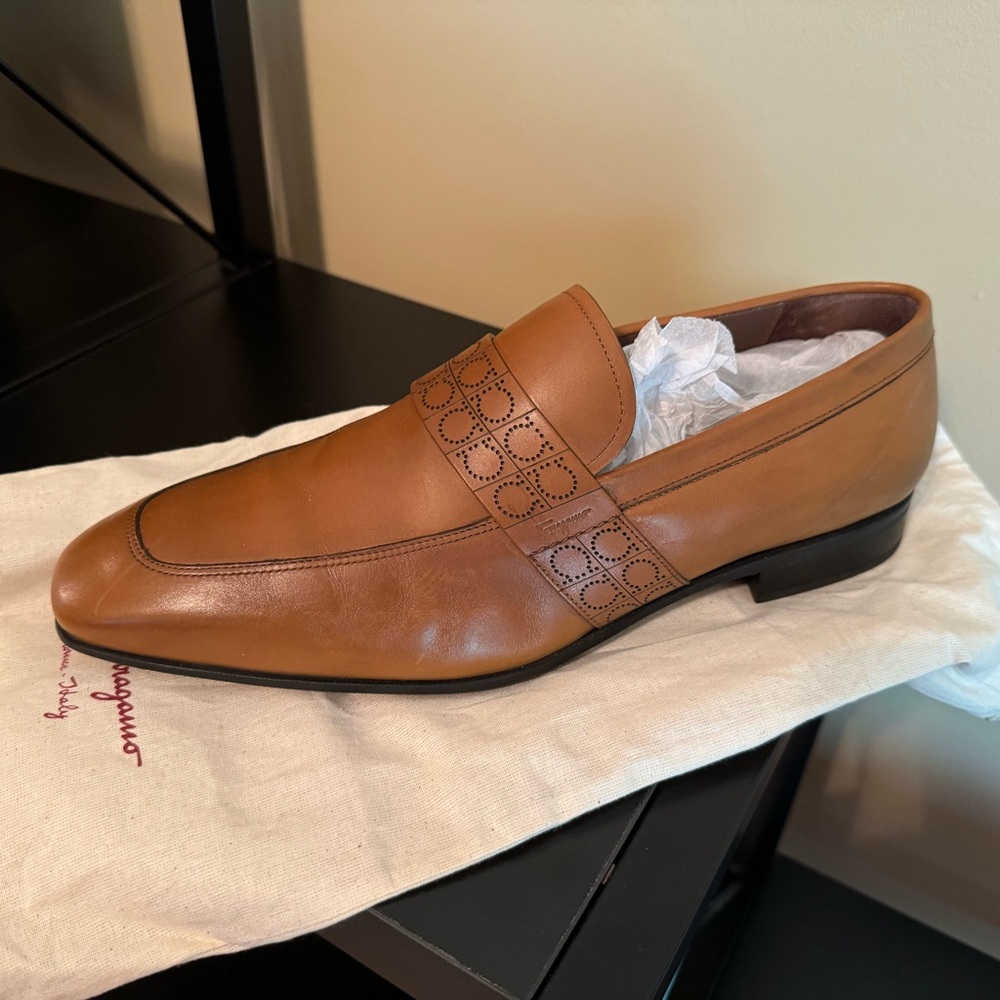 Salvatore Ferragamo brown men’s shoes with logo, size 10